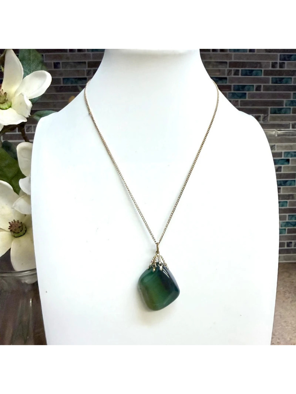 Vintage Green Agate Pendant Necklace Boho Statement Stone Gold Tone Chain